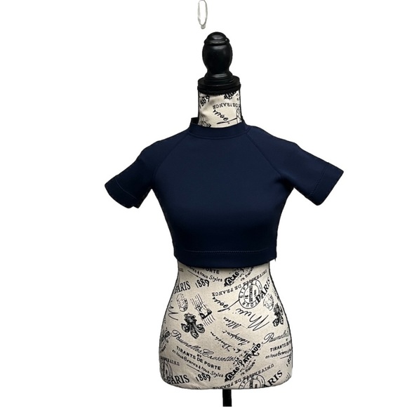 Lioness US Shopify STONE COLD CROP – OXFORD BLUE XXS  Crop Top - Picture 2 of 10
